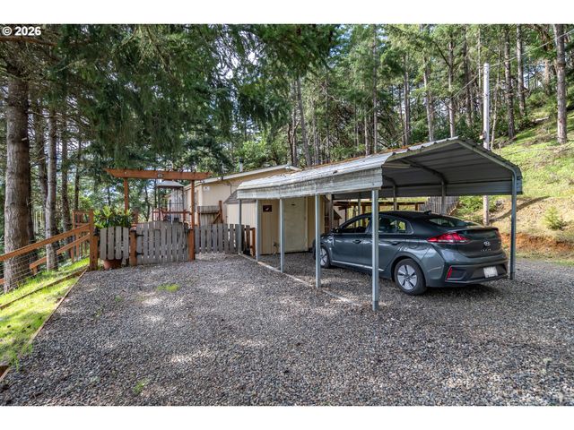 1256 WESTVIEW Dr, Roseburg, OR 97471