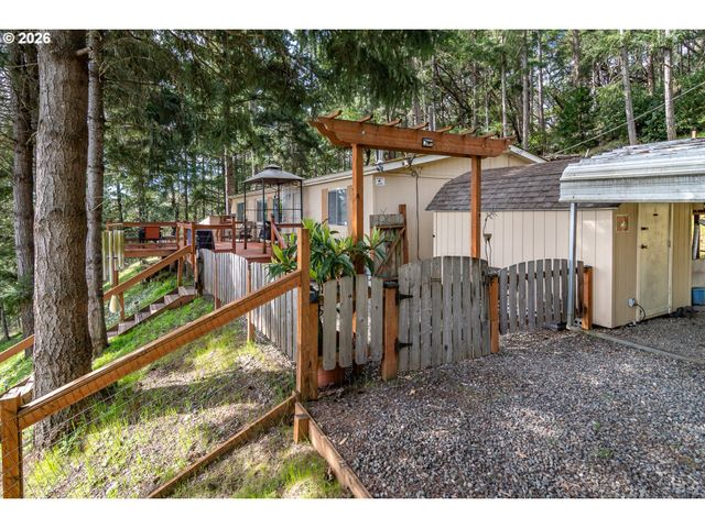 1256 WESTVIEW Dr, Roseburg, OR 97471
