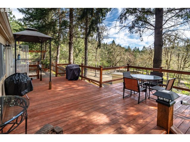 1256 WESTVIEW Dr, Roseburg, OR 97471