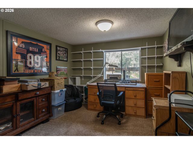 1256 WESTVIEW Dr, Roseburg, OR 97471