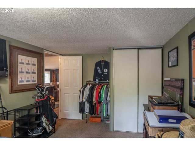 1256 WESTVIEW Dr, Roseburg, OR 97471