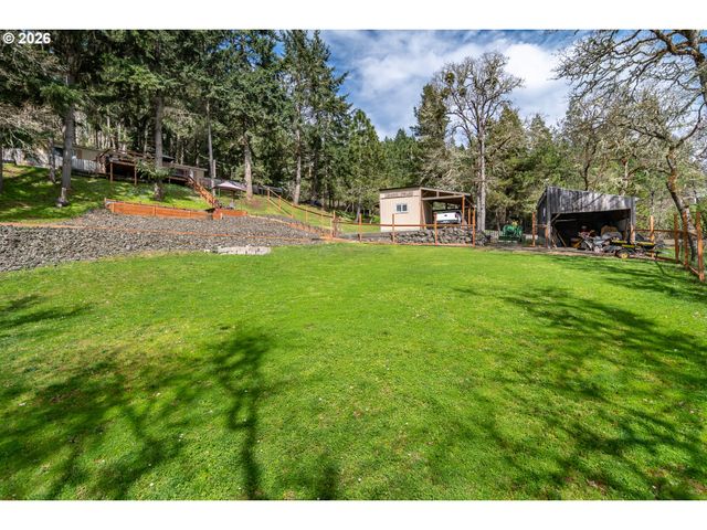 1256 WESTVIEW Dr, Roseburg, OR 97471