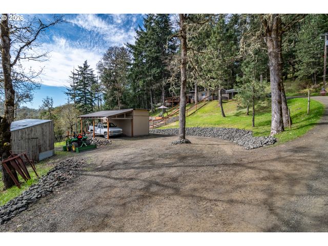 1256 WESTVIEW Dr, Roseburg, OR 97471
