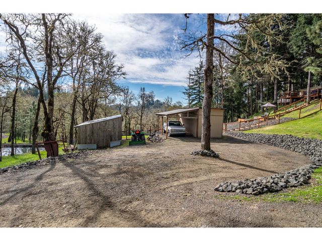 1256 WESTVIEW Dr, Roseburg, OR 97471