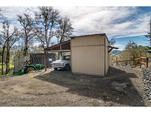 1256 WESTVIEW Dr, Roseburg, OR 97471