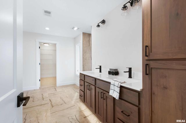 6774 Saint Marie Court, Bettendorf, IA 52722