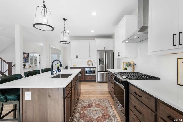 6774 Saint Marie Court, Bettendorf, IA 52722