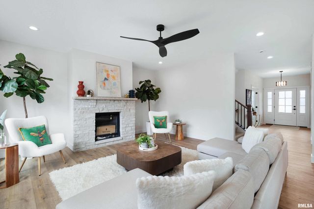 6774 Saint Marie Court, Bettendorf, IA 52722