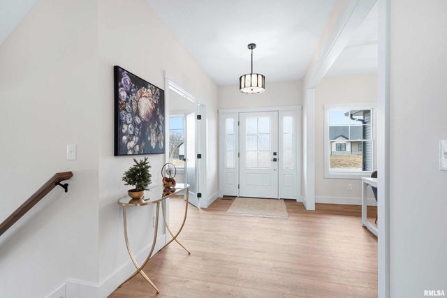 6774 Saint Marie Court, Bettendorf, IA 52722