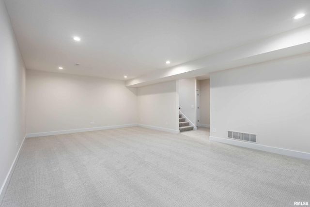 6774 Saint Marie Court, Bettendorf, IA 52722