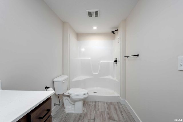 6774 Saint Marie Court, Bettendorf, IA 52722