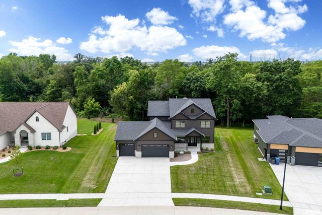 6774 Saint Marie Court, Bettendorf, IA 52722