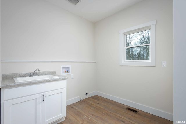 6774 Saint Marie Court, Bettendorf, IA 52722