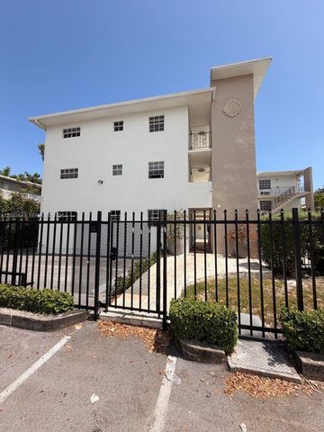 3270 W Trade Avenue 14, Miami, FL 33133