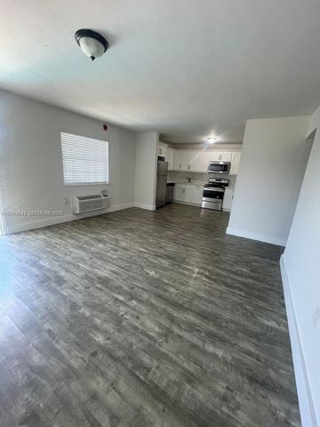 3270 W Trade Avenue 14, Miami, FL 33133