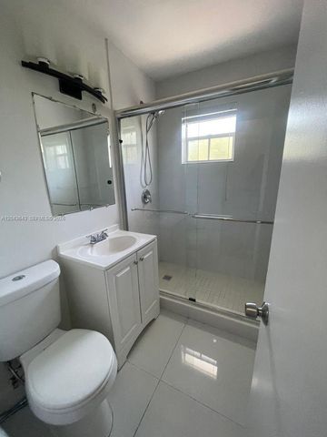 3270 W Trade Avenue 14, Miami, FL 33133