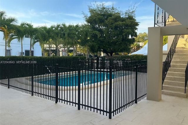 3270 W Trade Avenue 14, Miami, FL 33133