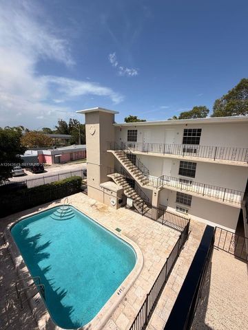 3270 W Trade Avenue 14, Miami, FL 33133