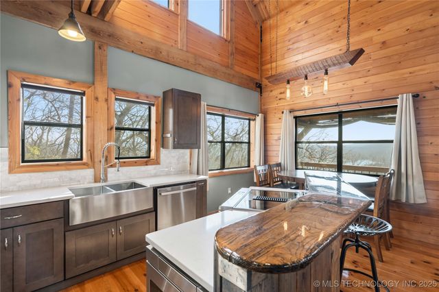 18801 W Sugar Mountain Circle, Park Hill, OK 74451