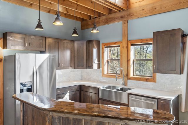 18801 W Sugar Mountain Circle, Park Hill, OK 74451