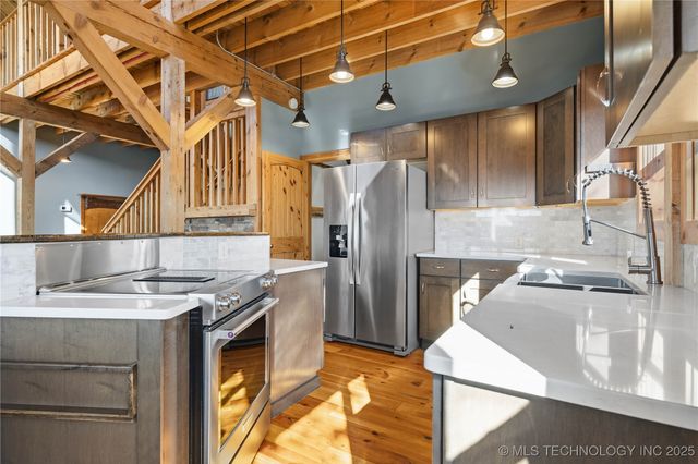 18801 W Sugar Mountain Circle, Park Hill, OK 74451