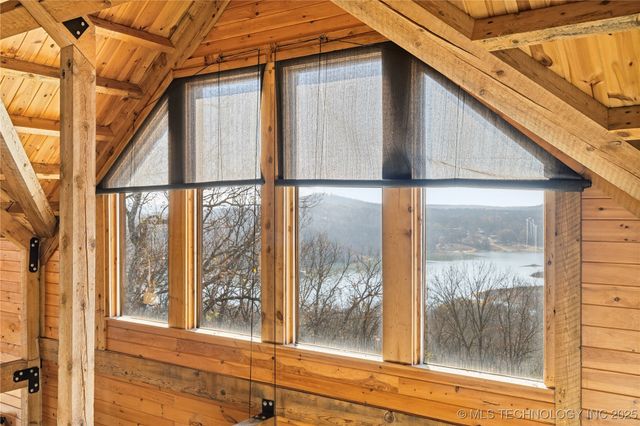 18801 W Sugar Mountain Circle, Park Hill, OK 74451