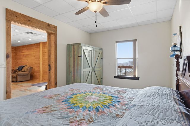 18801 W Sugar Mountain Circle, Park Hill, OK 74451