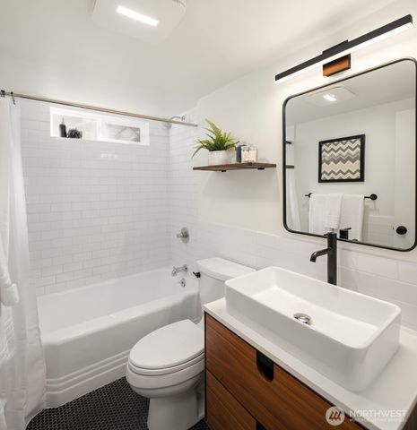 4014 S Dakota Street, Seattle, WA 98118