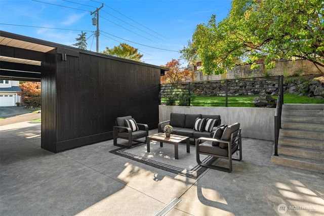 4014 S Dakota Street, Seattle, WA 98118