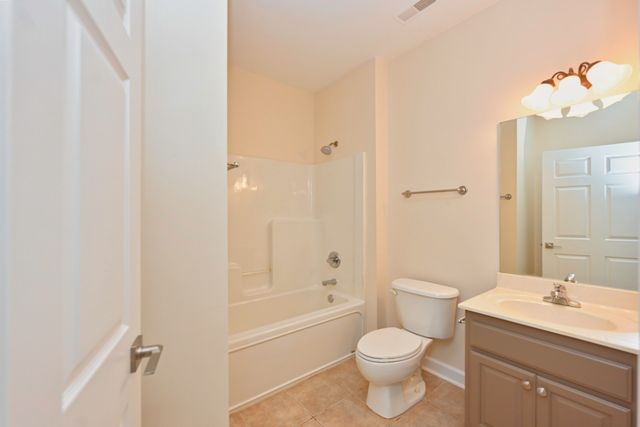 5 Hosier Ct, Lebanon, TN 37087