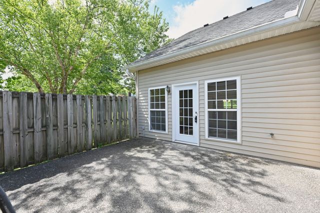 5 Hosier Ct, Lebanon, TN 37087