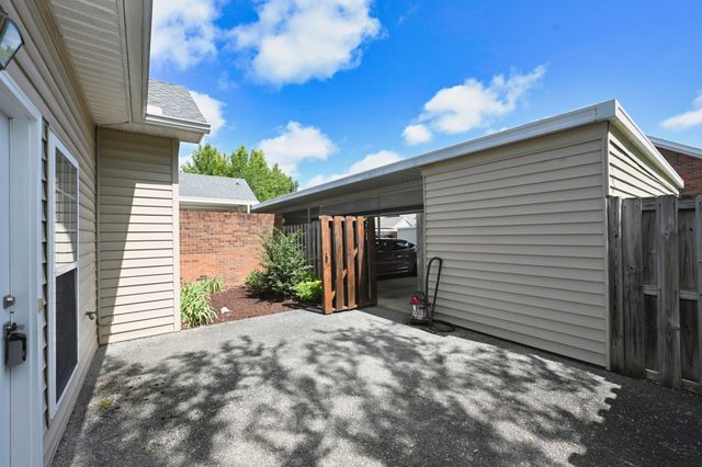 5 Hosier Ct, Lebanon, TN 37087