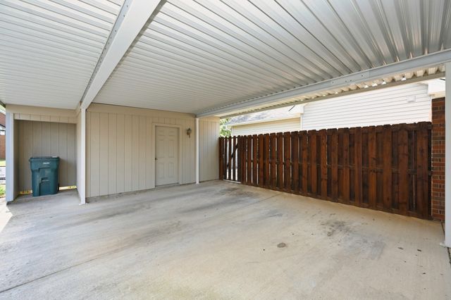 5 Hosier Ct, Lebanon, TN 37087
