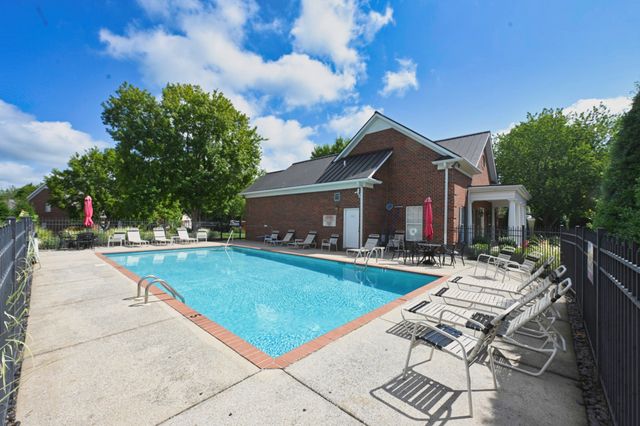 5 Hosier Ct, Lebanon, TN 37087