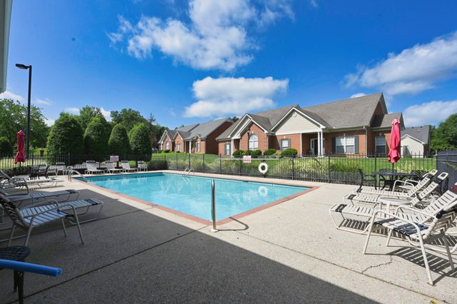 5 Hosier Ct, Lebanon, TN 37087