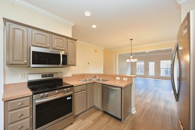 5 Hosier Ct, Lebanon, TN 37087
