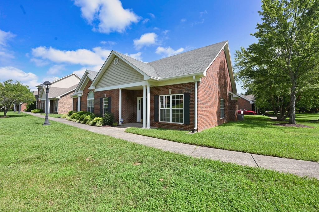 5 Hosier Ct, Lebanon, TN 37087