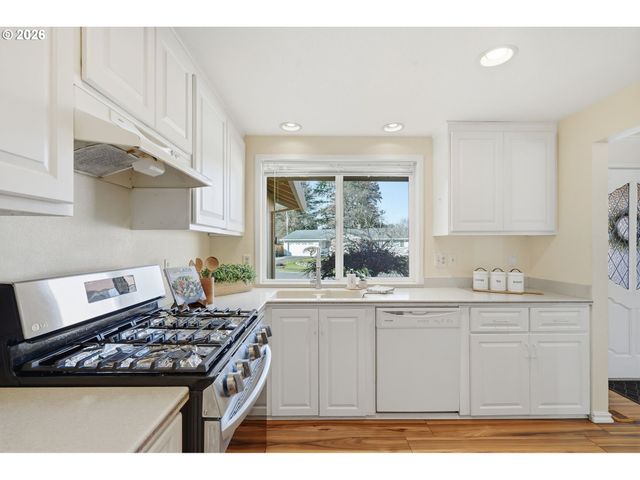 4490 Nw QUINAULT Ct, Portland, OR 97229