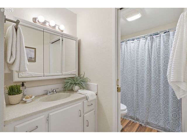 4490 Nw QUINAULT Ct, Portland, OR 97229