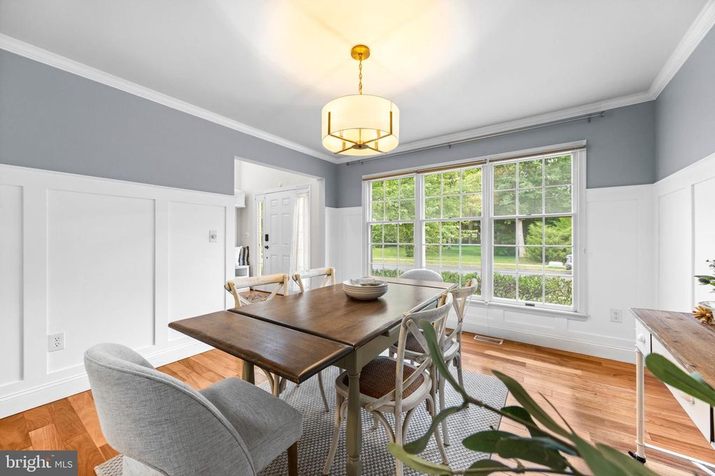 Image 17 of property listing at 403 RIDING RIDGE RD, Annapolis, MD 21403
