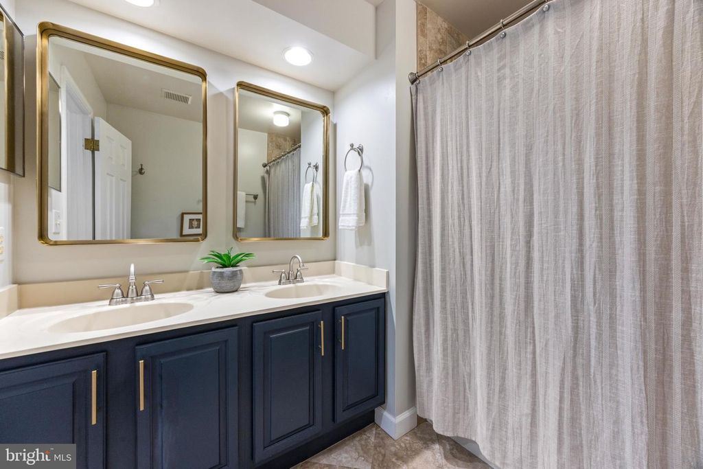 Image 37 of property listing at 403 RIDING RIDGE RD, Annapolis, MD 21403