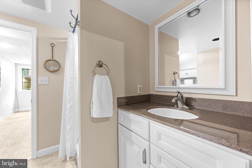 Image 43 of property listing at 403 RIDING RIDGE RD, Annapolis, MD 21403
