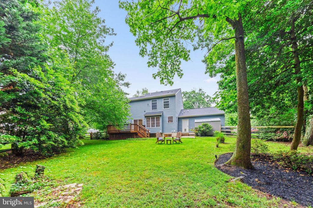 Image 6 of property listing at 403 RIDING RIDGE RD, Annapolis, MD 21403