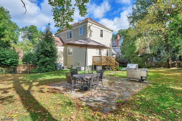 25 Bedford Rd, Summit City, NJ 07901