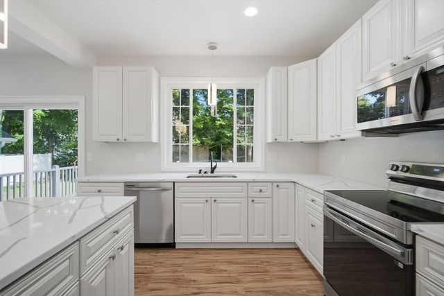24 Medford St, Springfield, MA 01107