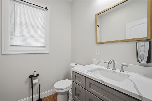 24 Medford St, Springfield, MA 01107