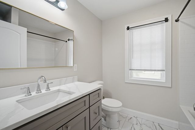 24 Medford St, Springfield, MA 01107