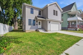 24 Medford St, Springfield, MA 01107