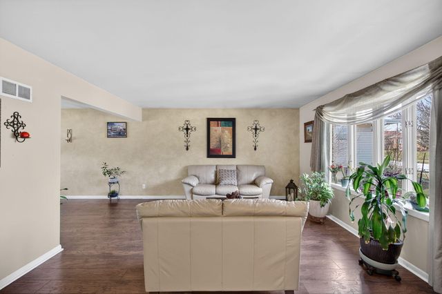 847 Appletree Drive, Schererville, IN 46375