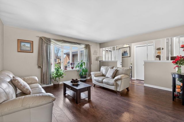 847 Appletree Drive, Schererville, IN 46375